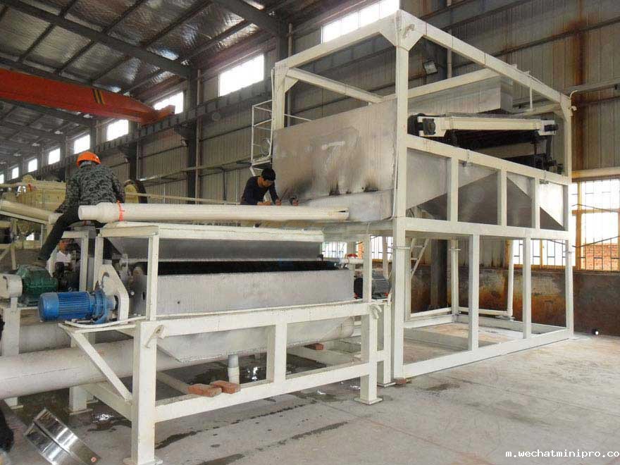 高强平板磁选机 强磁辊式磁选机使用现场